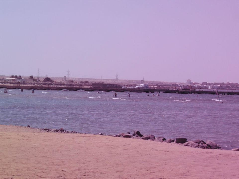 Vom Hotelstrand Pickalbatros Alf Leila Wa Leila Resort - Neverland Hurghada