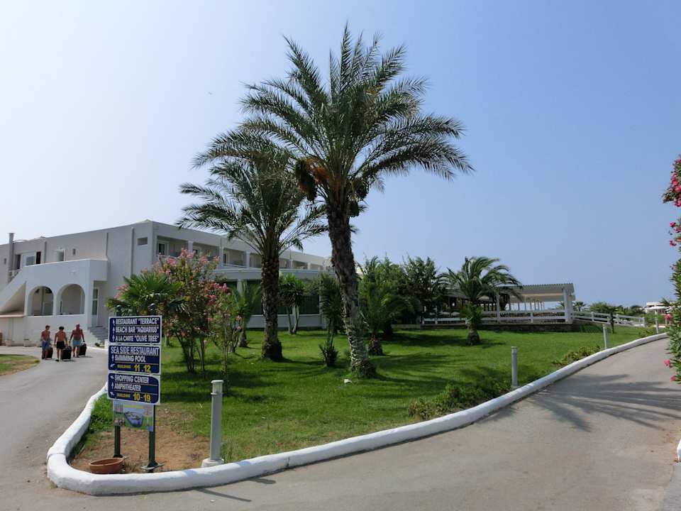 Grünanlage Sandy Beach Resort