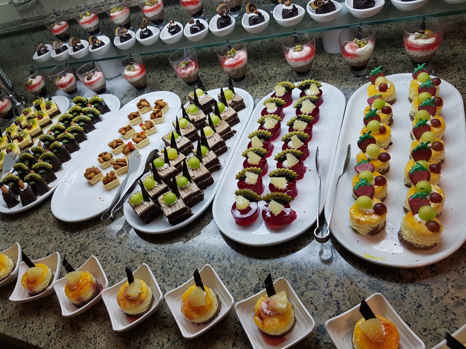 Nachtisch beim Abendessen Jaz Makadi Oasis Resort