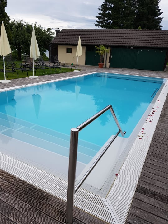 Pool Hotel Hirschen Horn | Refugium am See