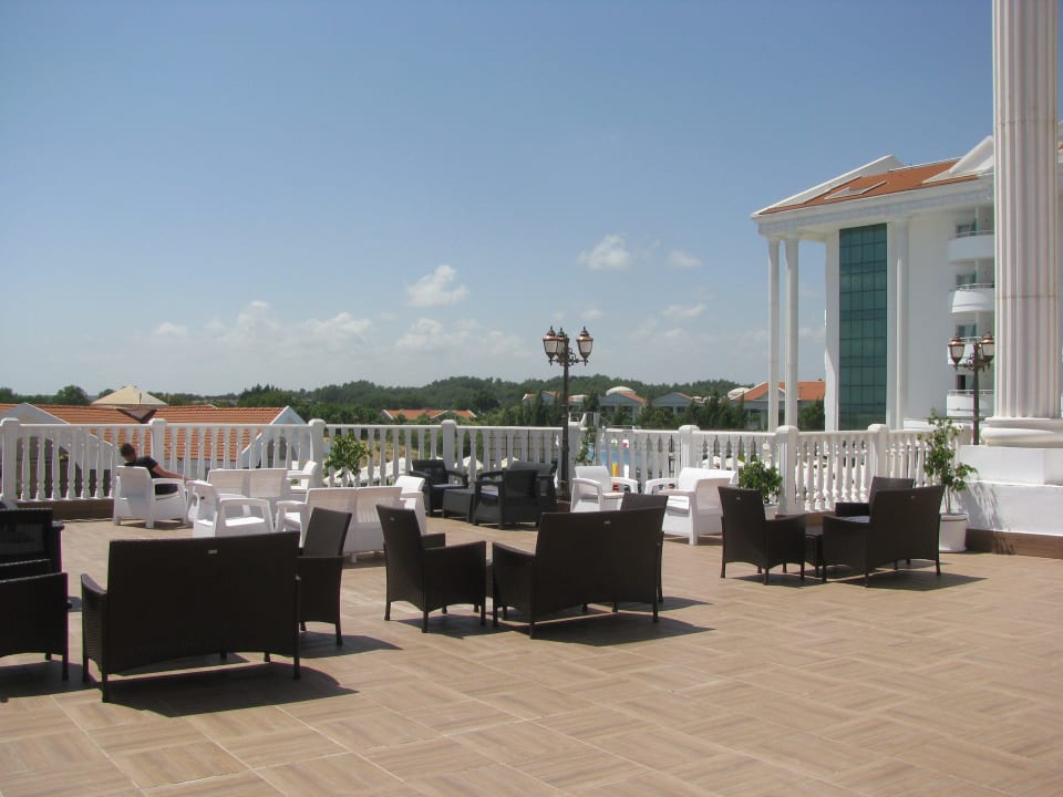 "Lounge Möbel auf der Lobbybar Terrasse " Roma Beach Resort & Spa (Side