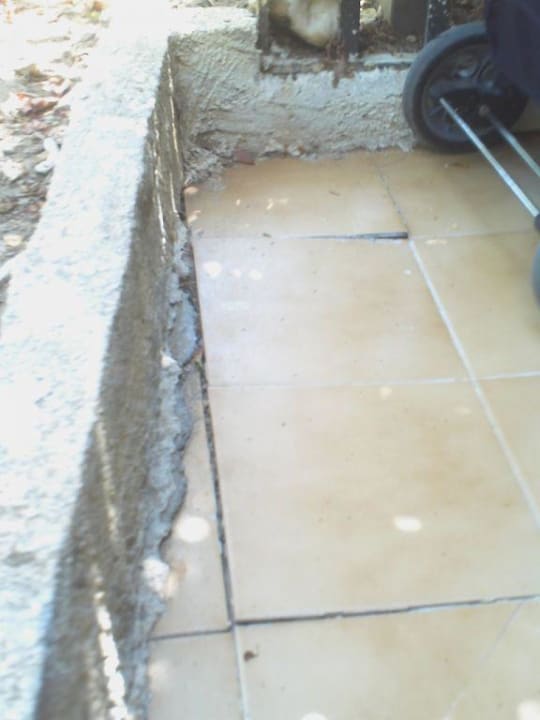 Terrasse und Eingang gleichzeitig HARPIN Happy Days Beach Hotel