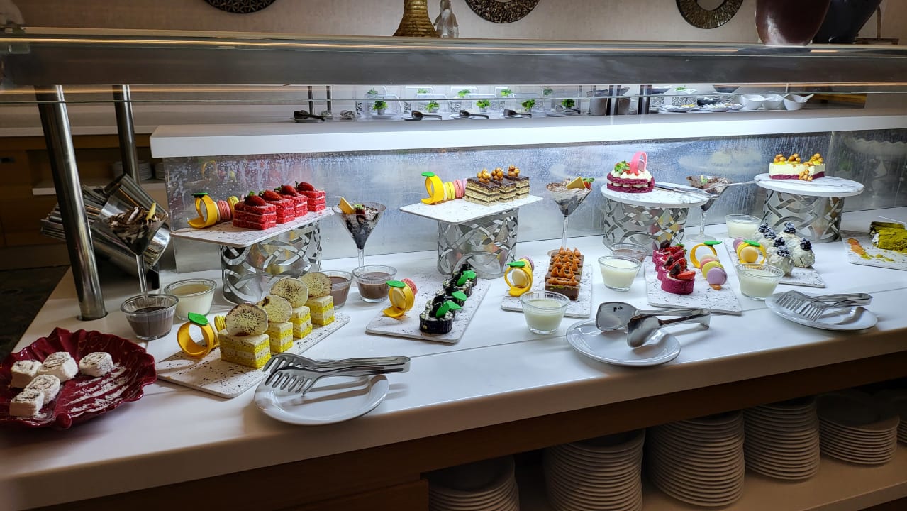 Gastro Royal Taj Mahal Hotel