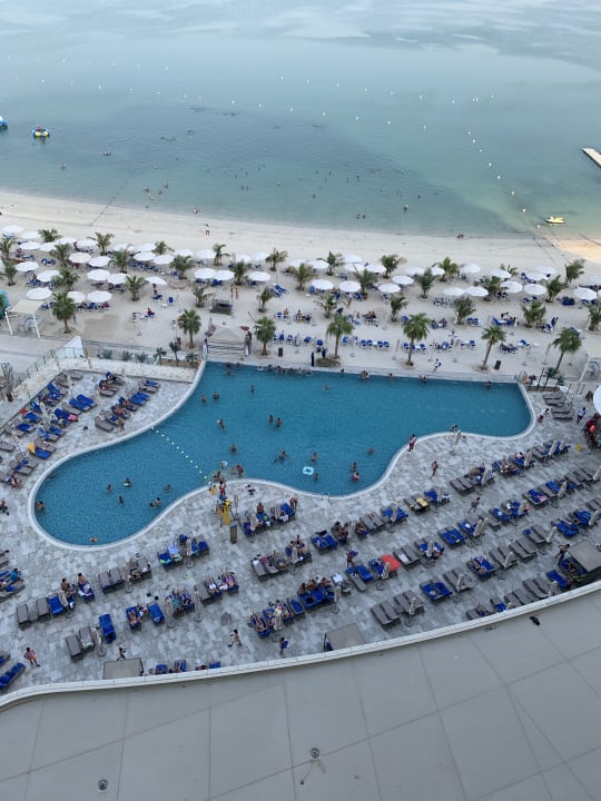 Pool Hampton by Hilton Marjan Island