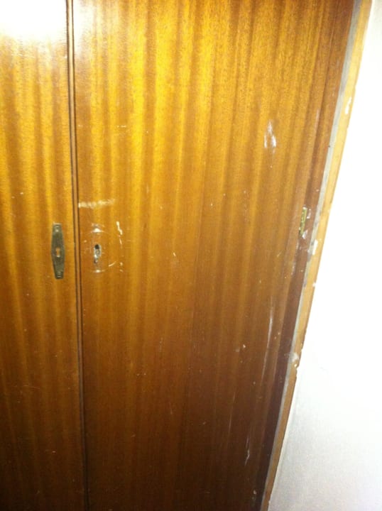 Schrank im Flur Hotel Atlas Sport