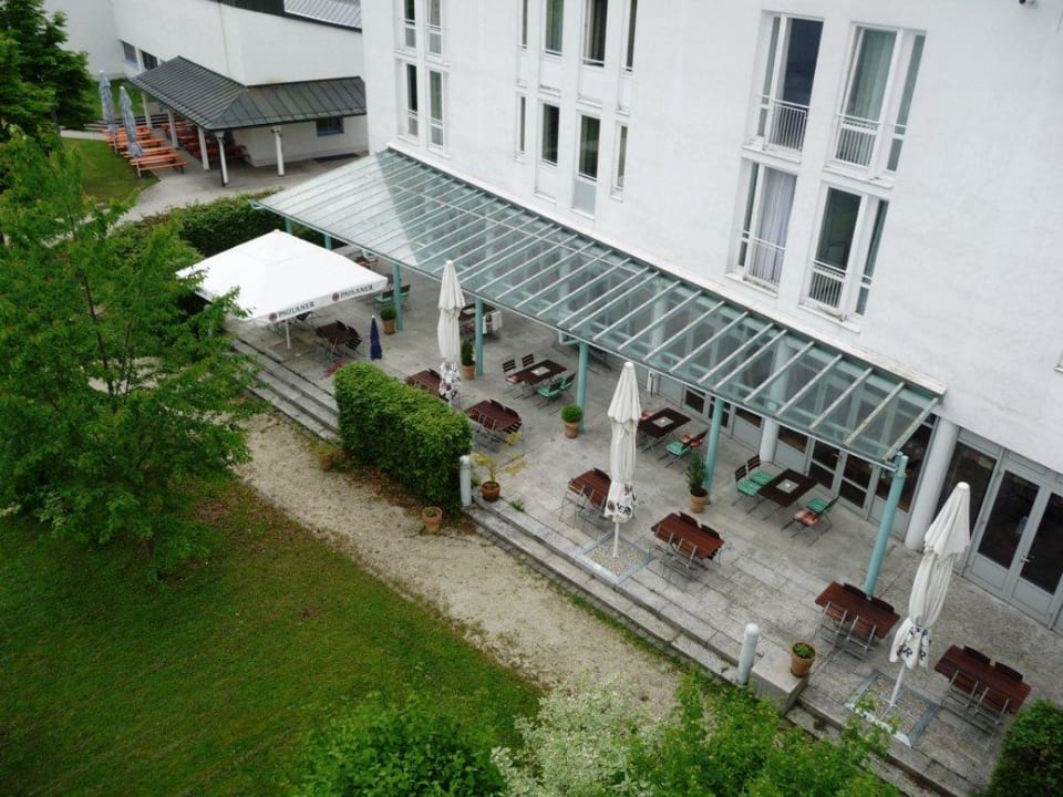 Ausblick auf Restaurant, Terrasse SCOTTY + PAUL Hotel Deggendorf