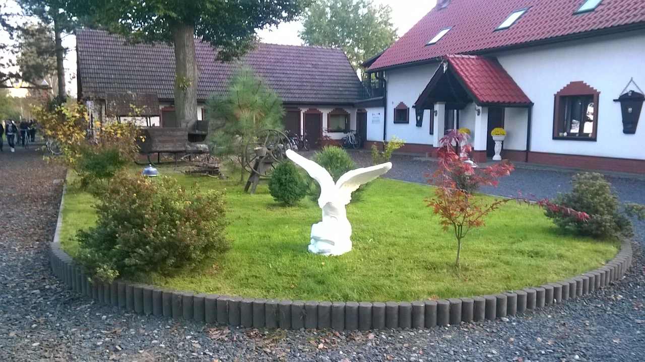 Plac Tematyczny Ośrodek Sportowo-Rekreacyjny Dwór Zawiszy