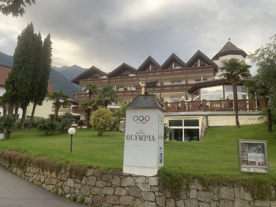 Außenansicht Hotel Olympia
