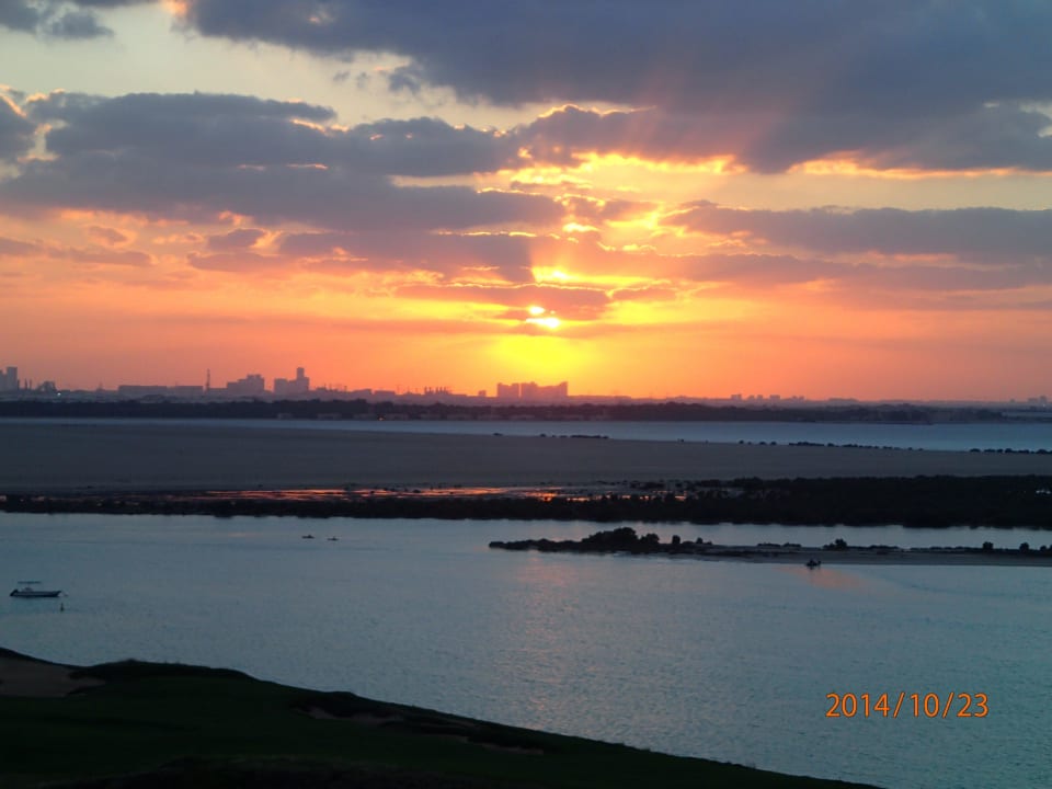 Blick vom Balkon Crowne Plaza Hotel Yas Island