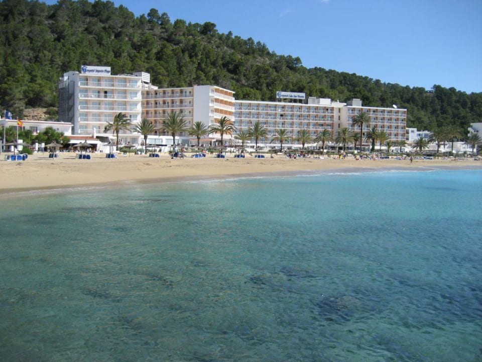 Hotelansicht vom Strand aus Grupotel Imperio Playa