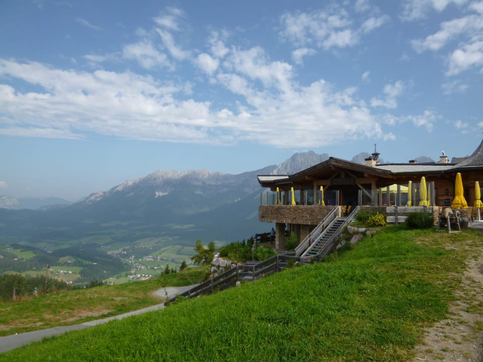 Restaurant mit Terrasse jezz AlmResort Ellmau