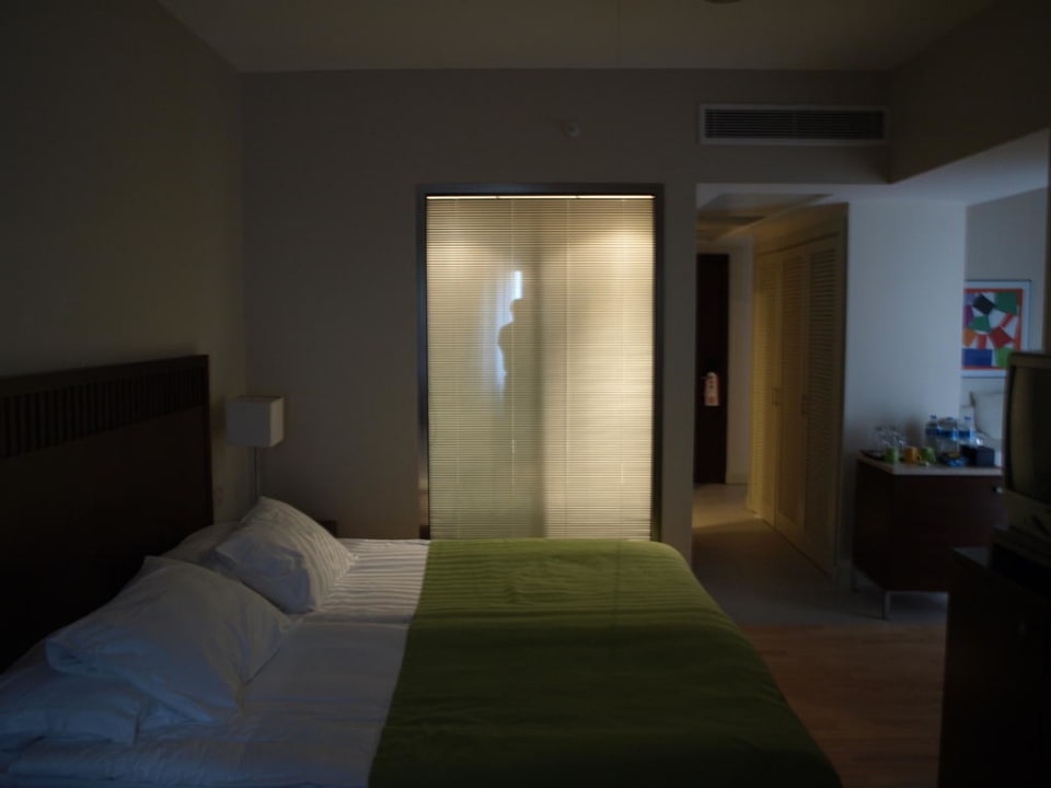 Scheibe vom Bad zum Schlafzimmer Lara Barut Collection