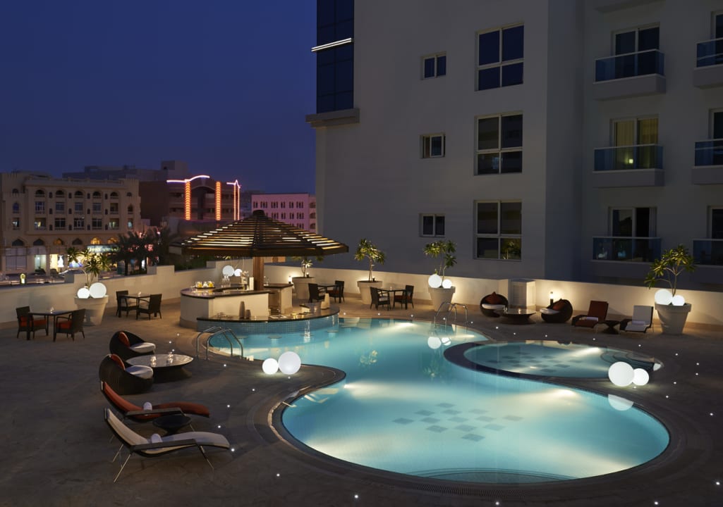 Pool Hyatt Place Residences Dubai / Al Rigga