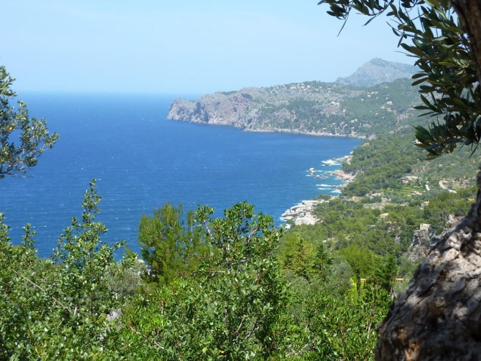 Traumhafter Ausblick von der Gartenanlage Hotel Sa Pedrissa