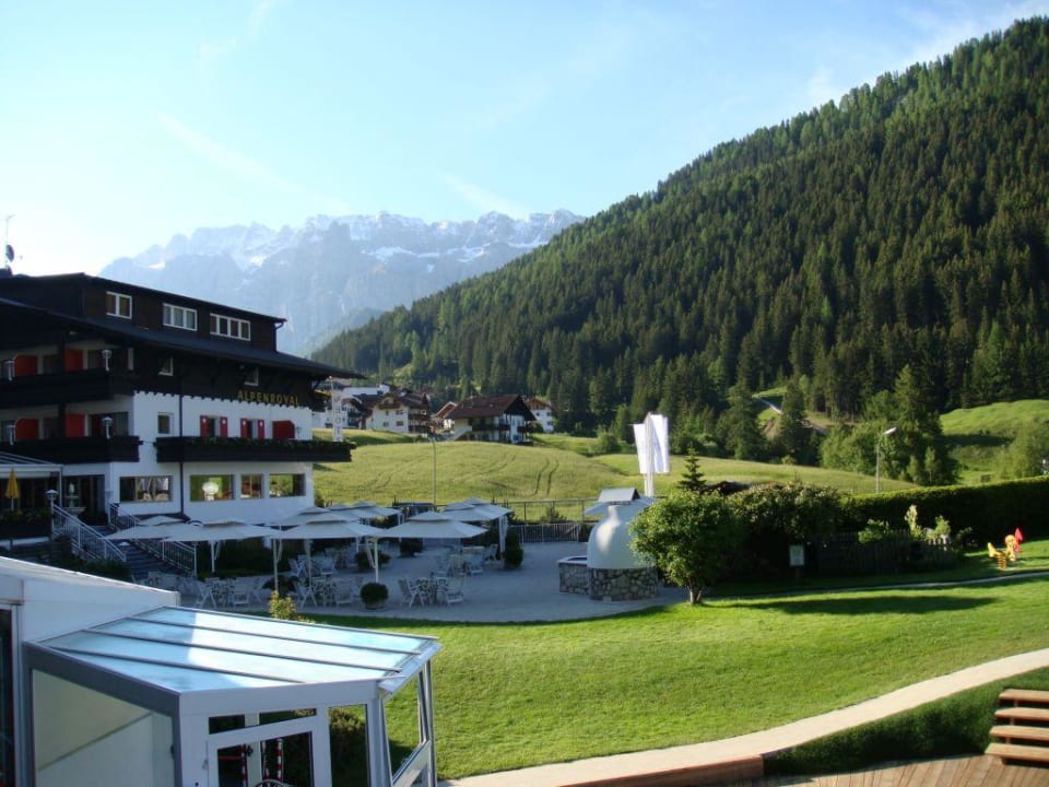 Frühstücksterrasse Hotel Alpenroyal
