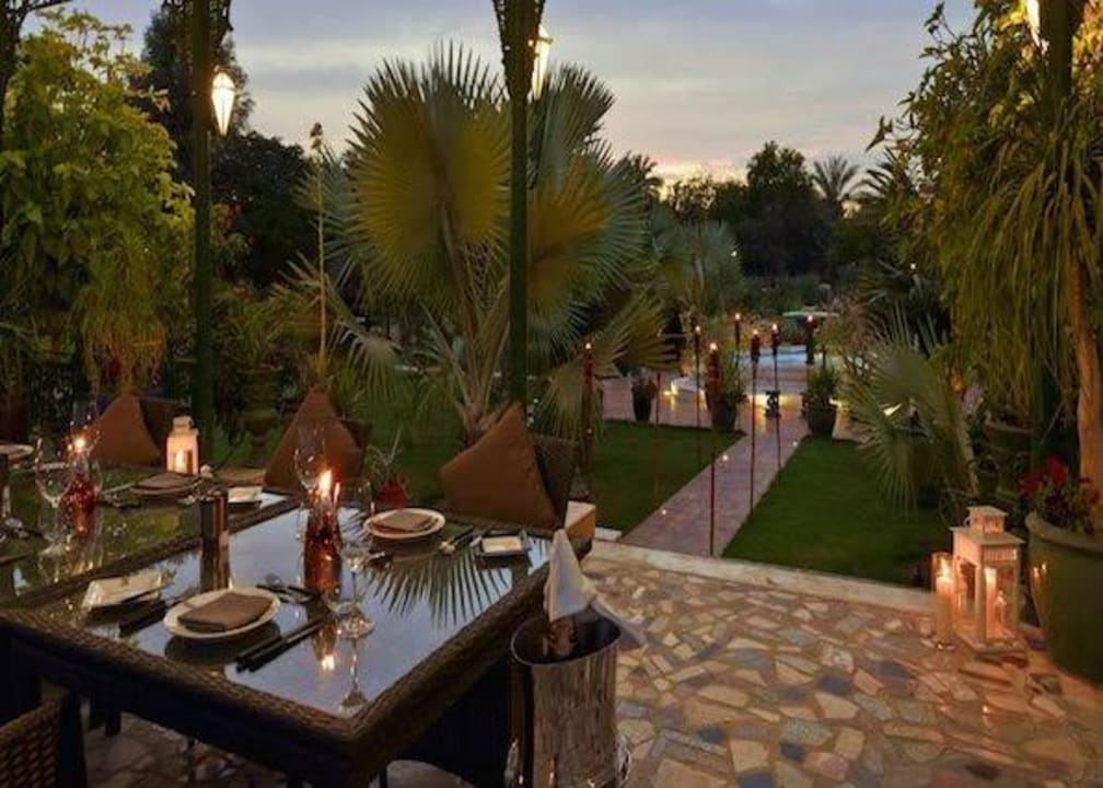 Polo Field Dining Meliá Desert Palm Dubai