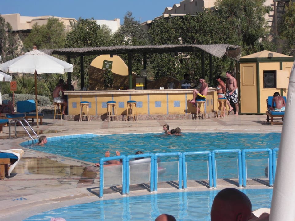 Pool  und Bar am Pool Three Corners Rihana Resort Deluxe