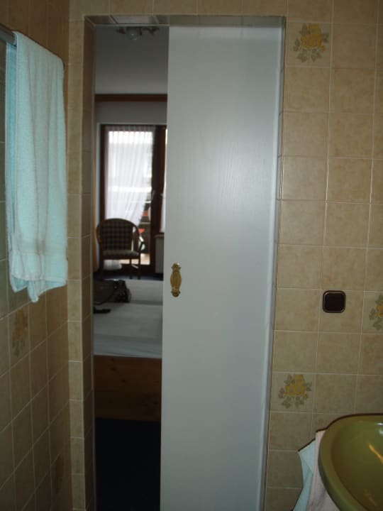 Schiebetür zum Zimmer Hotel Gasthof Traube