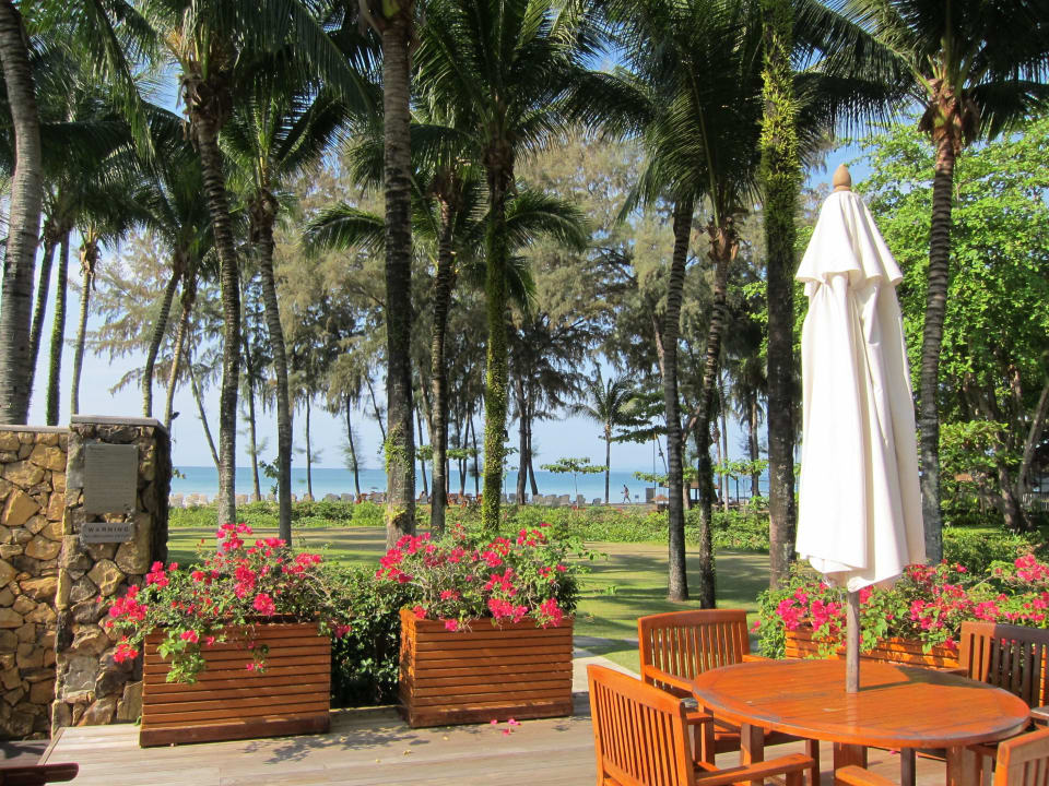 Bar im Pool Dusit Thani Krabi Beach Resort