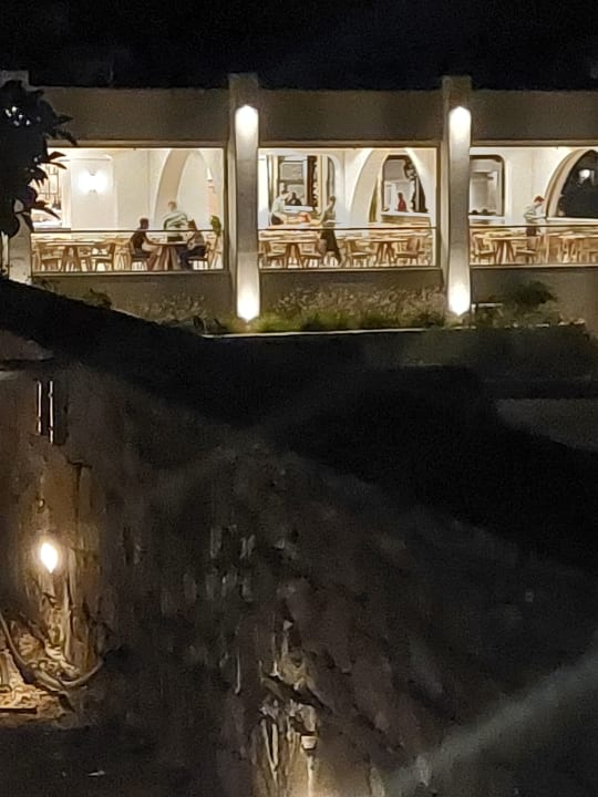 Außenansicht Hotel Kakkos Bay