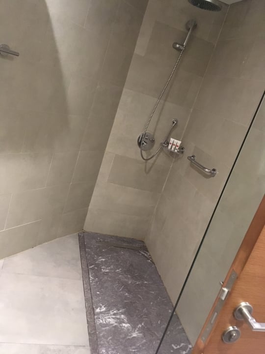 Zimmer Wyndham Garden Ajman Corniche