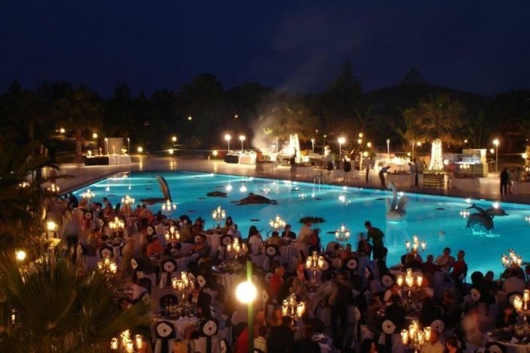 Abendbild VONRESORT Golden Coast