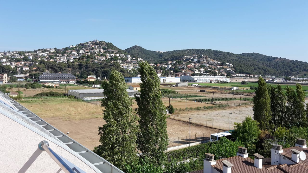 Ausblick vom Balkon des 5. Stocks nach links AQUA Hotel Onabrava & Spa
