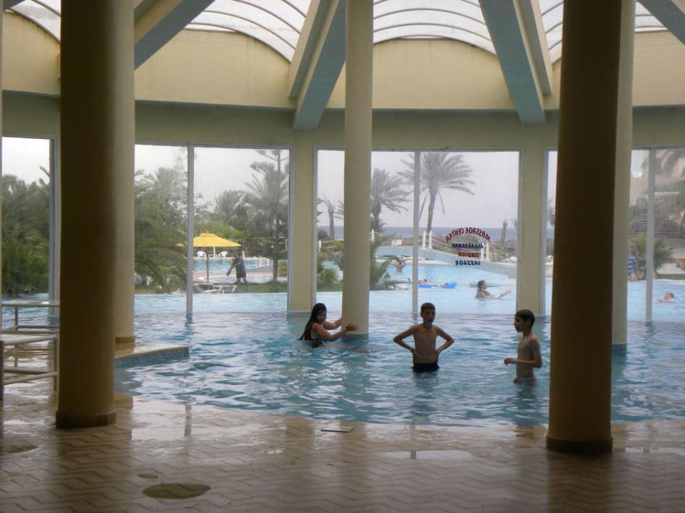 Basen wewnętrzny Mahdia Beach & Aquapark