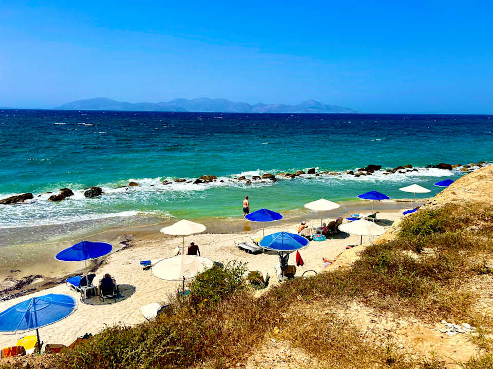 Strand Hotel Kouros Palace