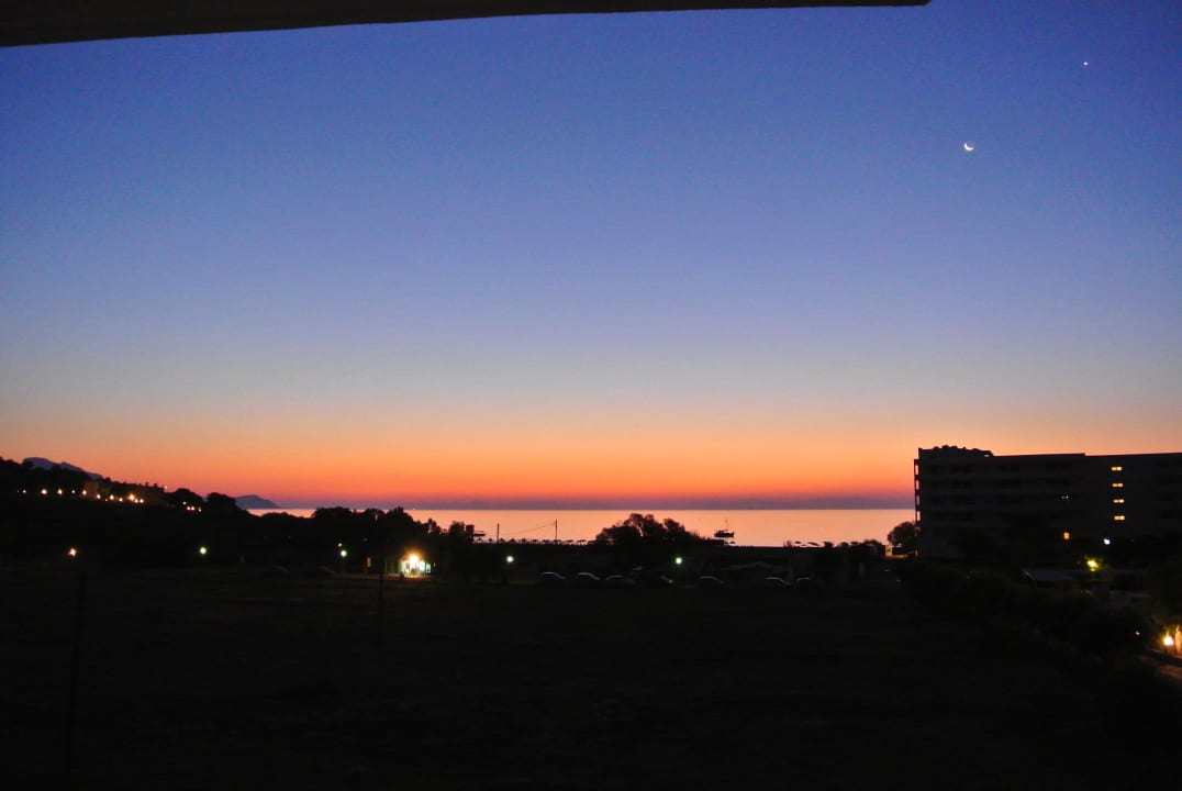 Kurz vor Sonnenaufgang vom Balkon Lindos White Hotel & Suites