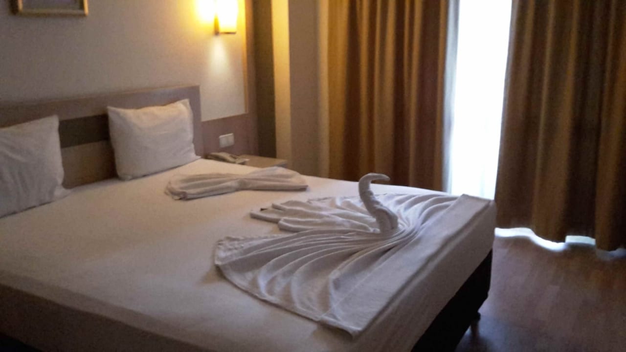 Zimmer Side Breeze Hotel