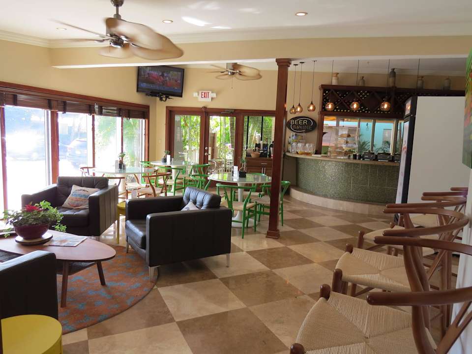 Lobby nett möbliert 15FTL Guesthouse