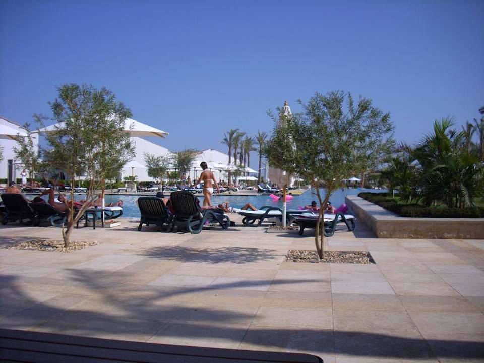 Blick auf den Relax-Pool Reef Oasis Blue Bay Resort