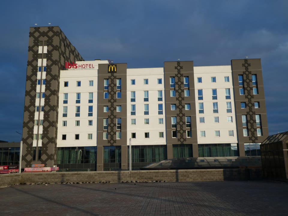 Außenansicht ibis Kiev Railway Station Hotel