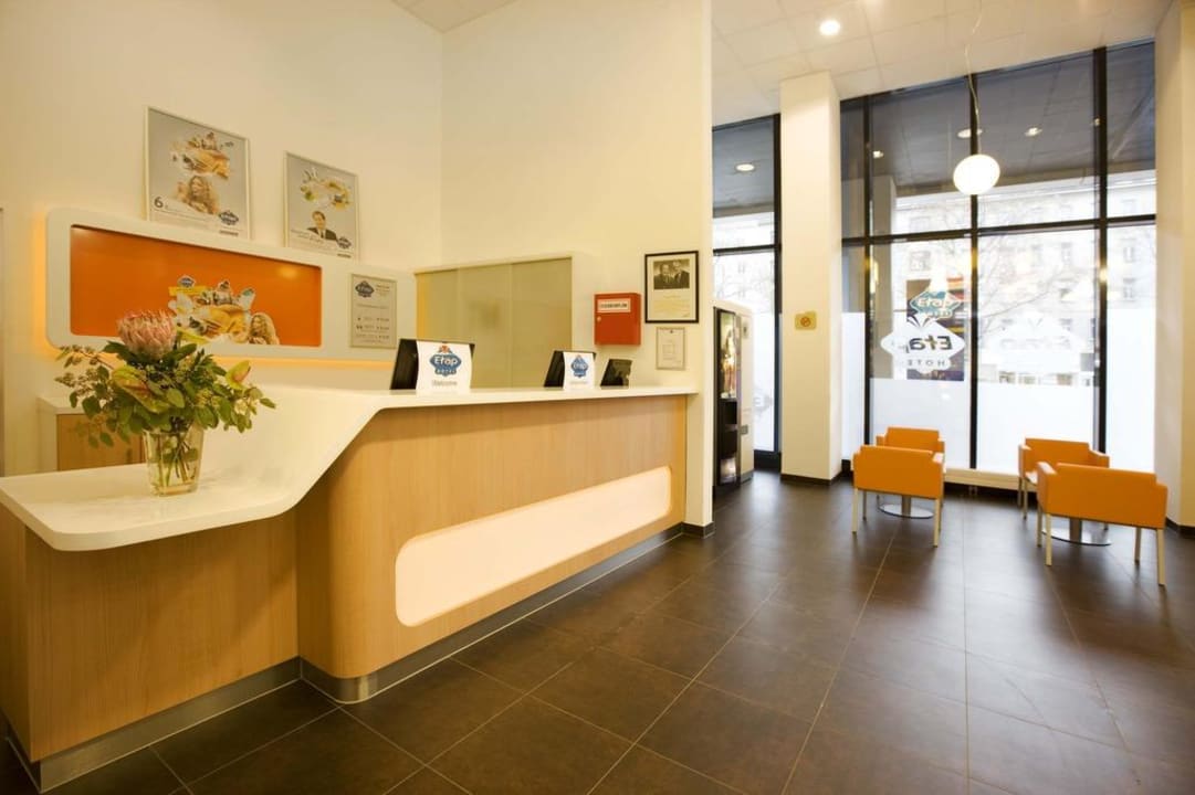 Rezeption ibis budget Hotel Wien Messe