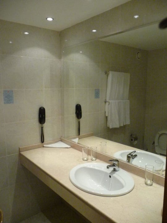 Großzügiges Bad Paradise Beach Hotel