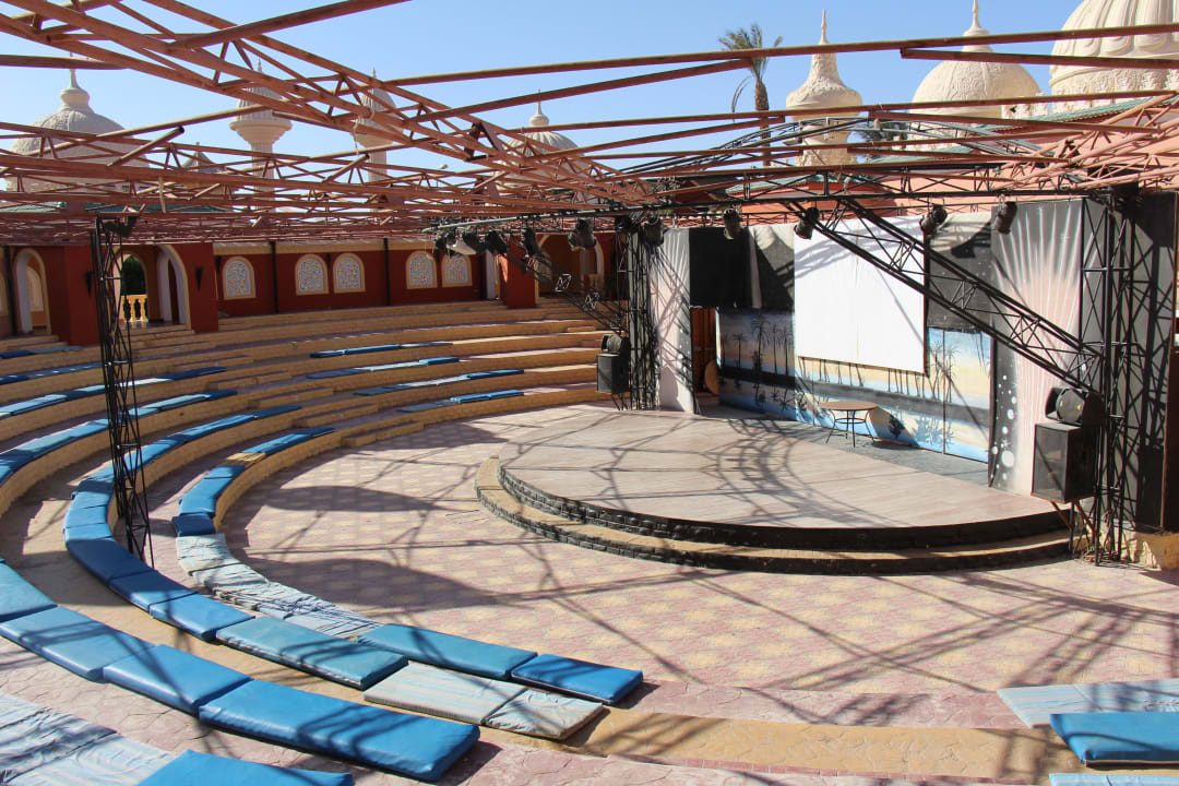 Bühne Pickalbatros Alf Leila Wa Leila Resort - Neverland Hurghada