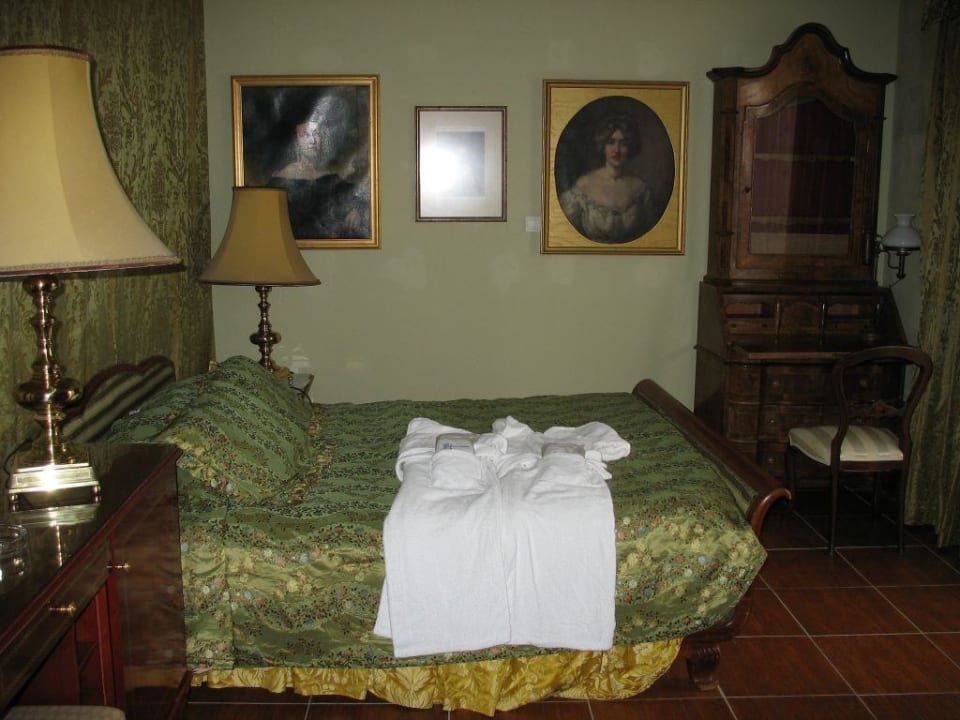 Unser Zimmer bei Ankunft Mon Repos Palace - Adults only
