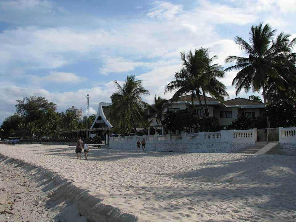 Unterwegs am Strand The Regent Cha Am Beach Resort