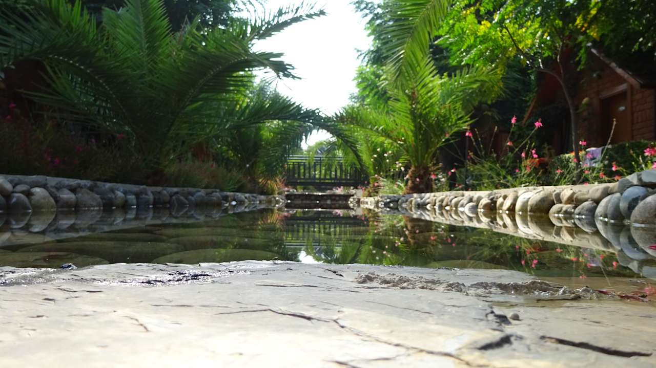 Der etwa 50 Meter lange Bachlauf Can Garden Beach