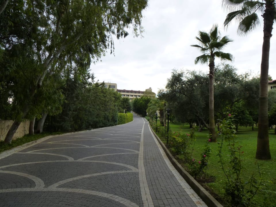 Eingang zum Hotel Melas Resort Hotel