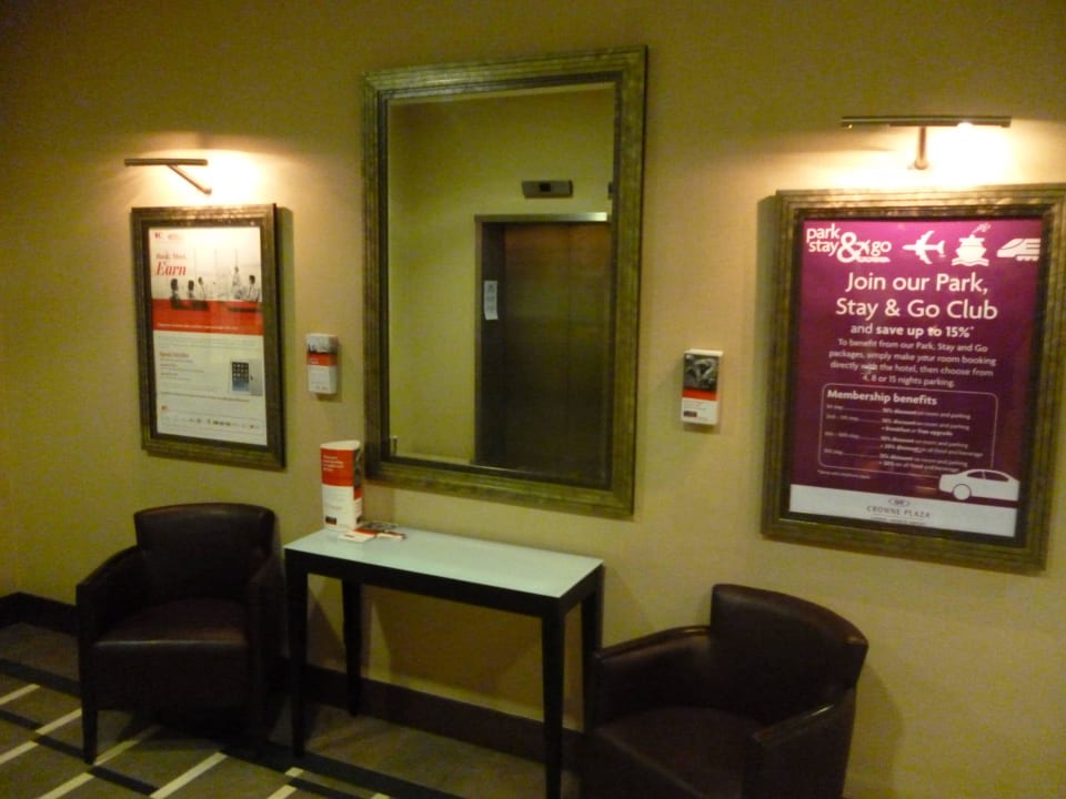 Lobby Crowne Plaza London - Gatwick Airport