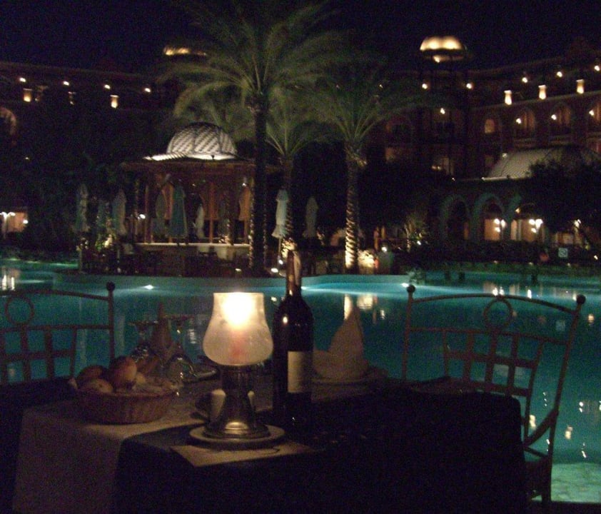 Abendessen am Pool The Grand Resort