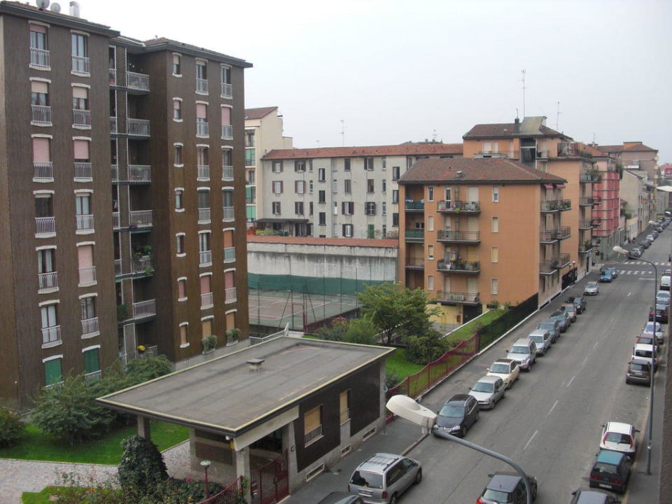 Blick zur Straße aber sehr ruhig Radisson Blu Hotel Milan