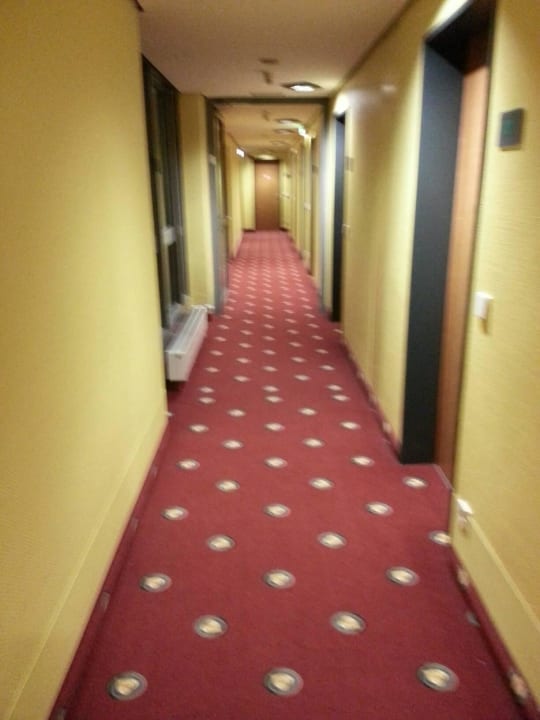 Verlebte Teppichböden ACHAT Hotel Stuttgart Airport Messe