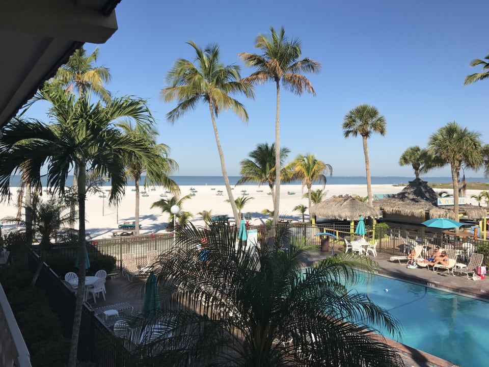 Pool Hotel Outrigger Beach Resort