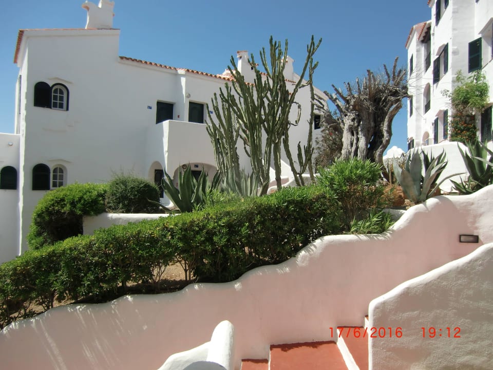 Von der Terrasse FERGUS Club Carema Splash