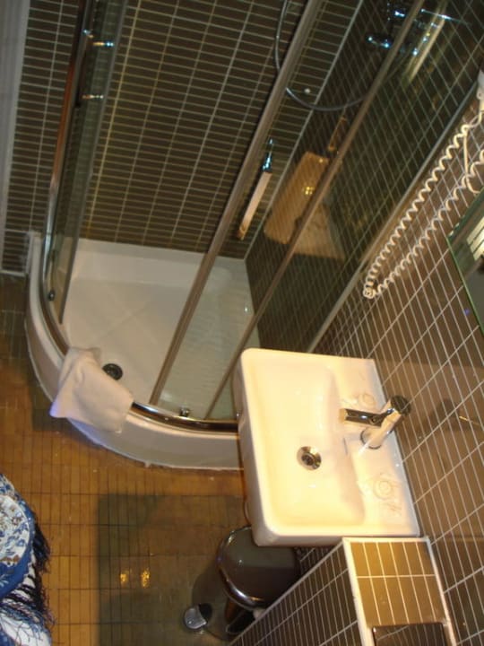 Badezimmer Zimmer 103 Apart Hotel 73