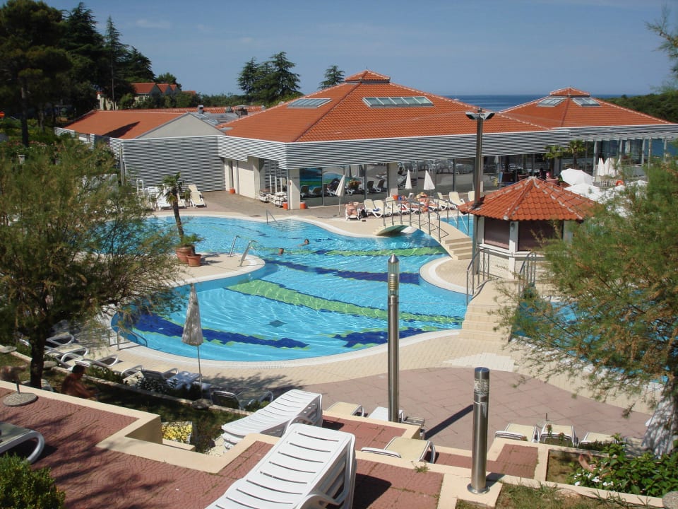 Der Pool am Morgen Maistra Select Belvedere Resort