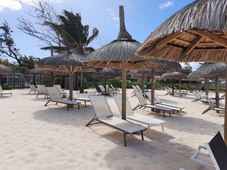 Strand Friday Attitude